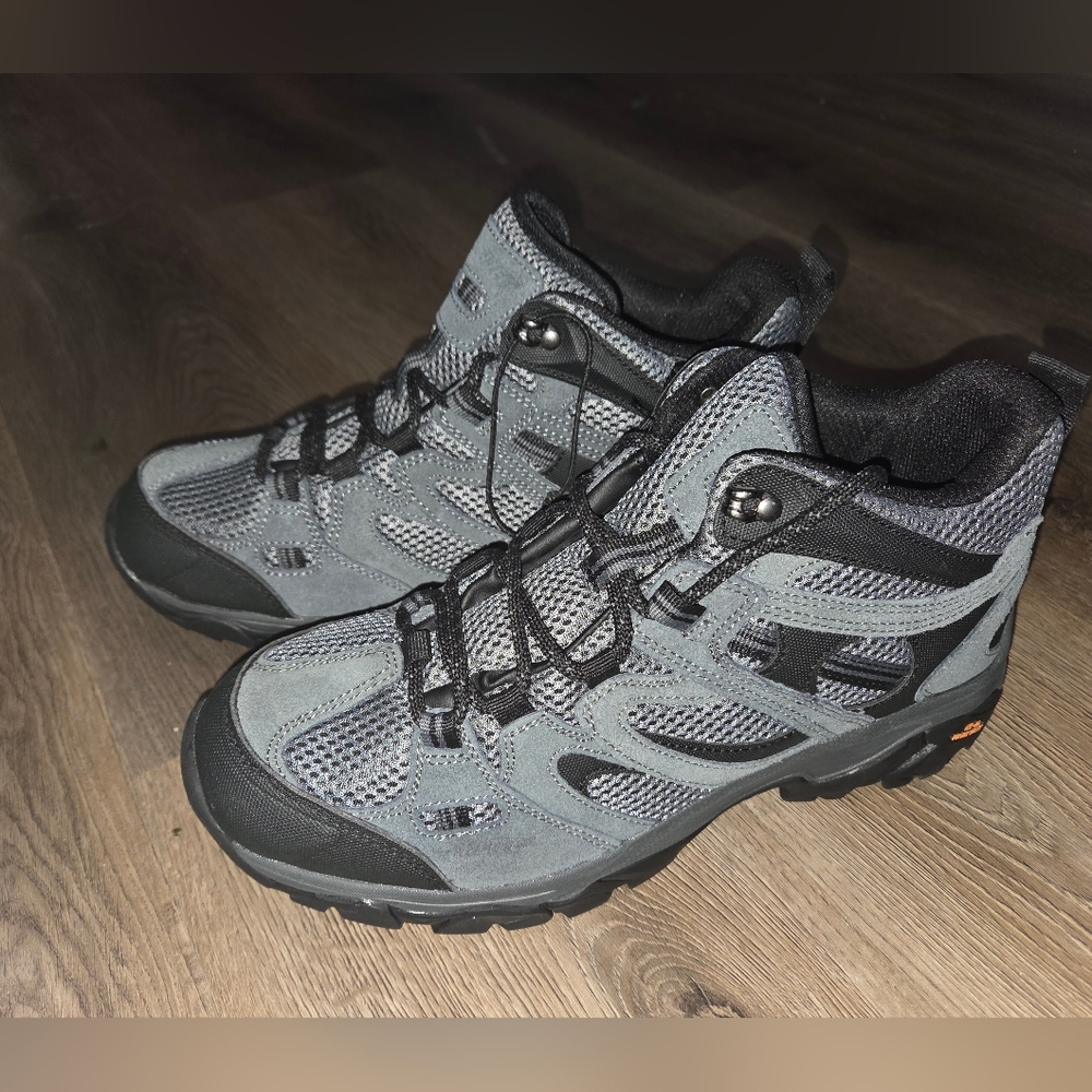 NWT HI-TEC Ravus Mid Hiking Boots for Men, Lightweight Breathable, SZ 8